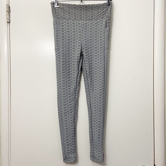 TikTok Famous Butt Leggings Gray Small - Picture 2 of 8